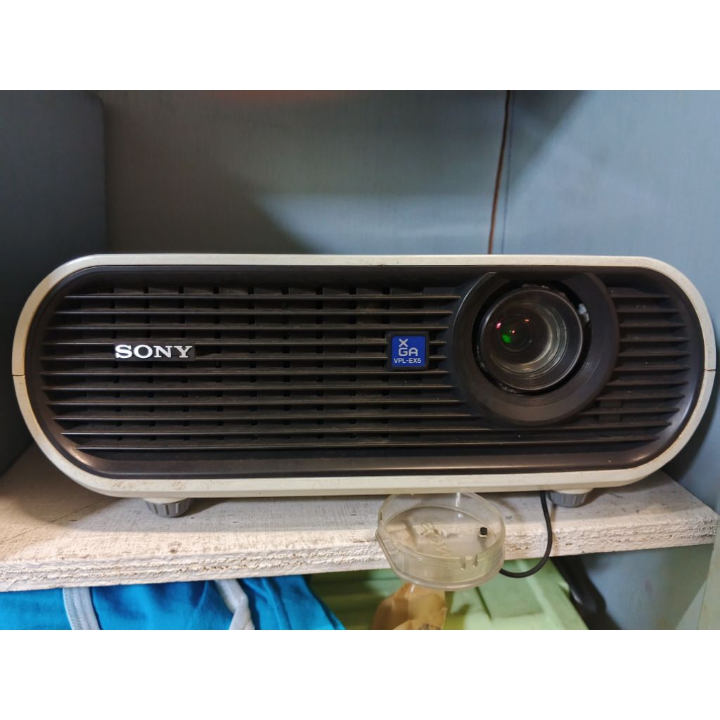 projector proyektor infocus infokus lcd bekas SONY