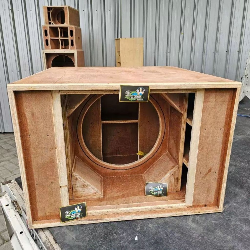 Box speaker parathel 15in sudah cat finishing tekstur kulit jeruk