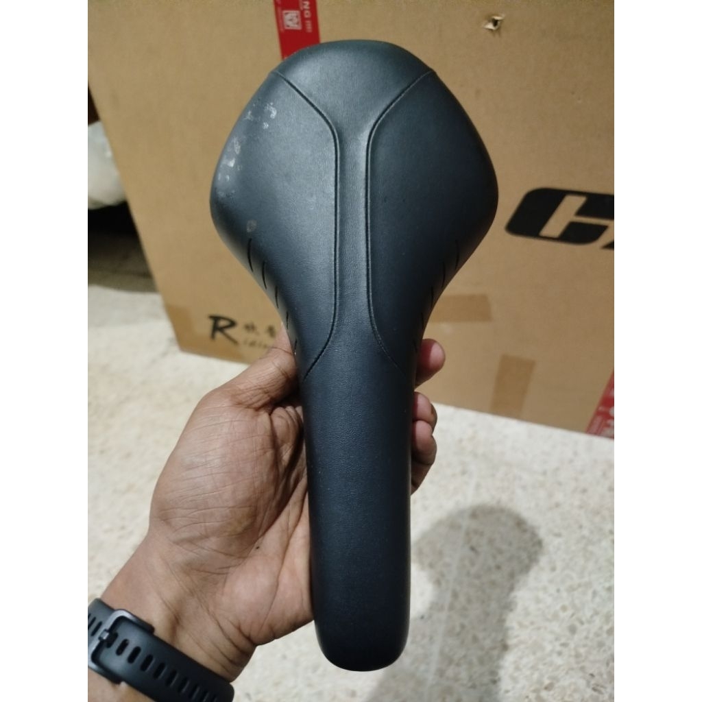 Saddle Fizik Antares R7