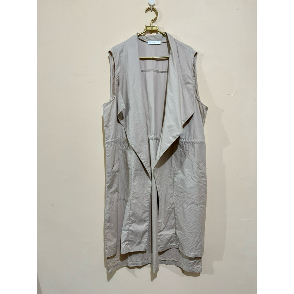 Preloved/Thrift outer Vest cream panjang Korean Style