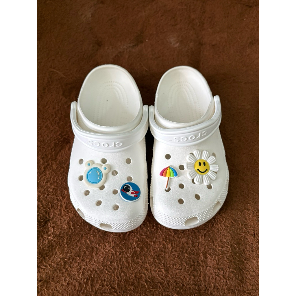 Preloved Crocs Reject Cutting