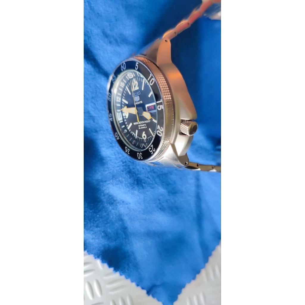 Seiko 5 Made In Japan a.k.a Seiko 5 Landmaster/Compass.WR 200Bar.