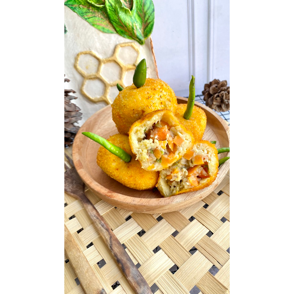 frozen food ( lumpia, kroket dan sosis solo )