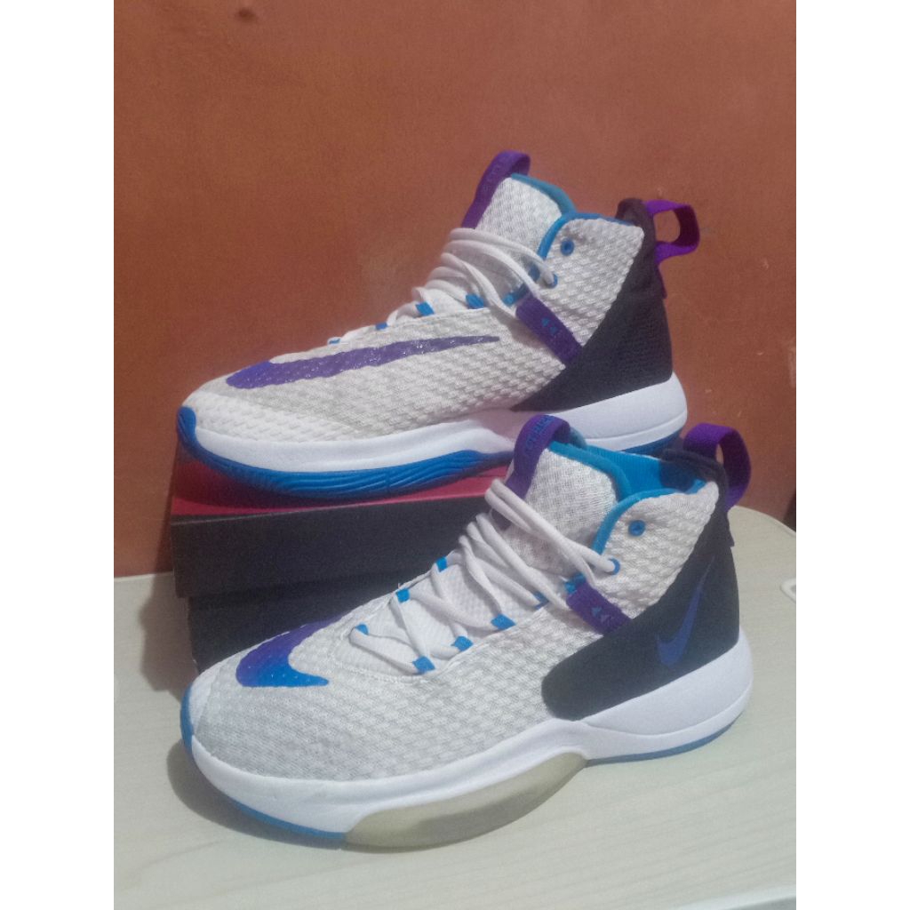 sepatu basket second size 44