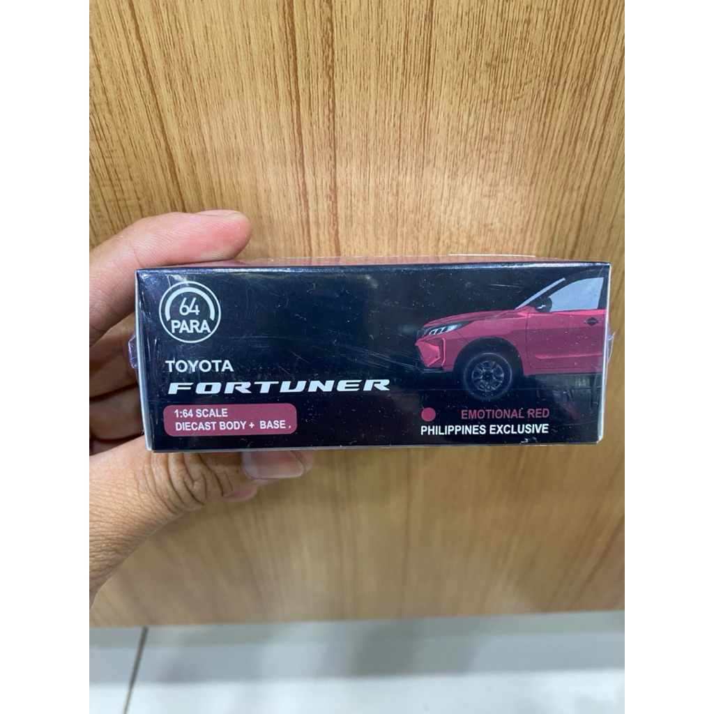 Para64 Toyota Fortuner Emotional Red
