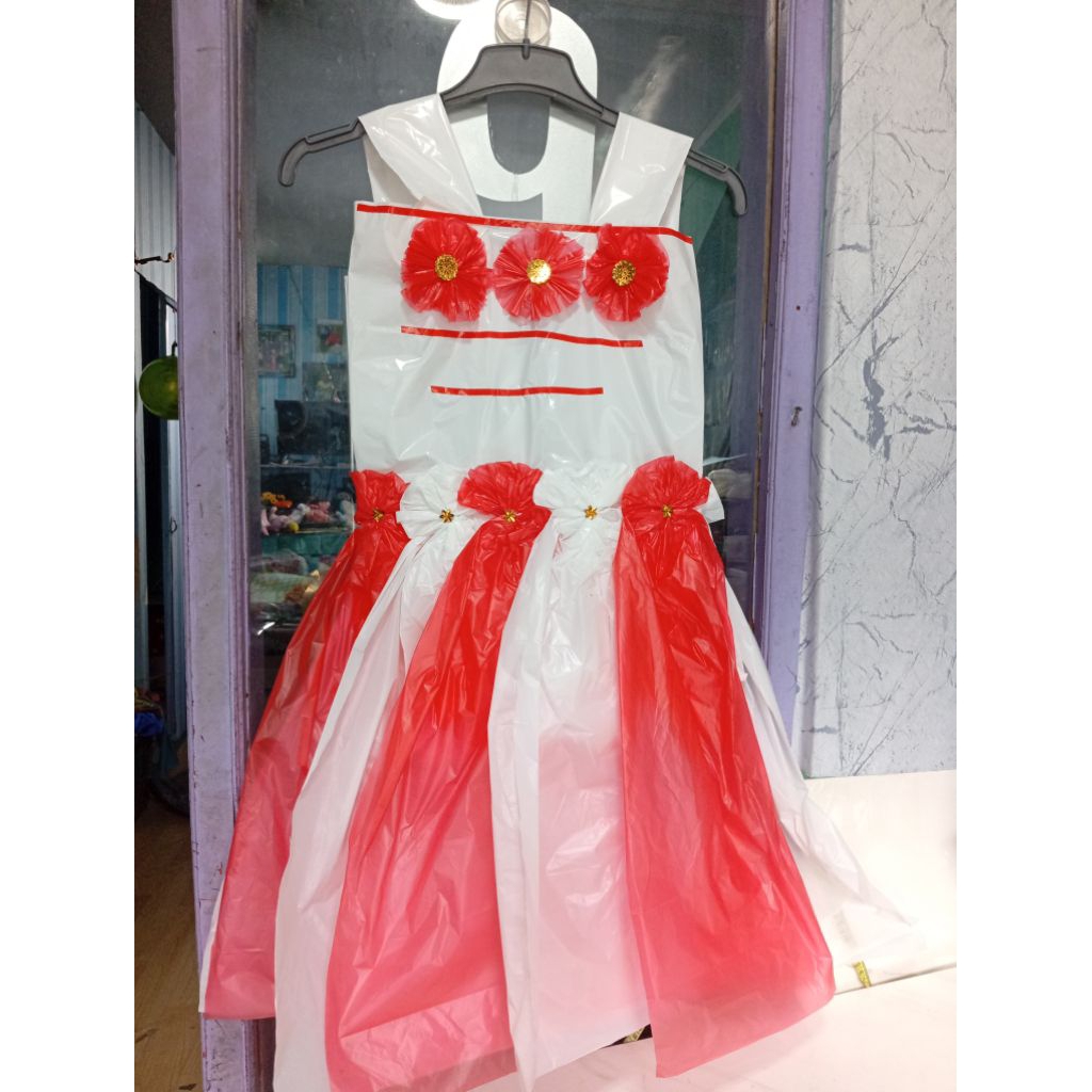 baju kresek daur ulang set bando,kostum kresek,kostum daur ulang fashion show