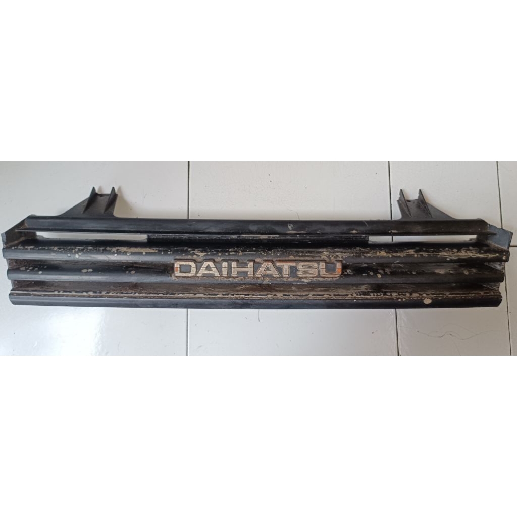 Grill Radiator Daihatsu Charade Classy