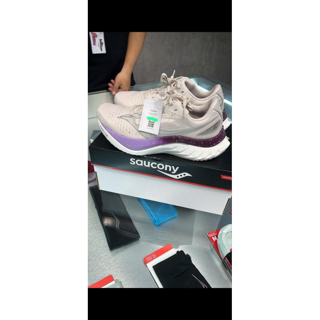 sepatu saucony original