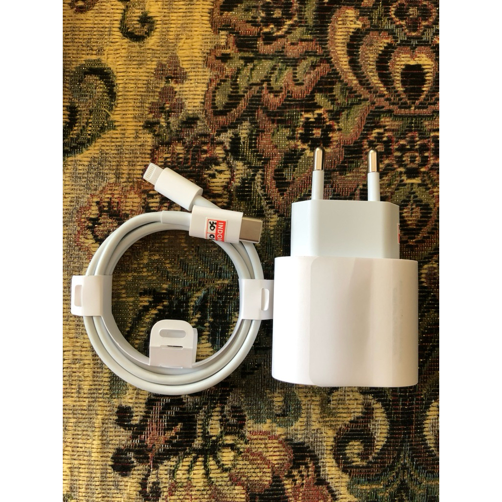 Preloved Kabel USB-C to Lightening