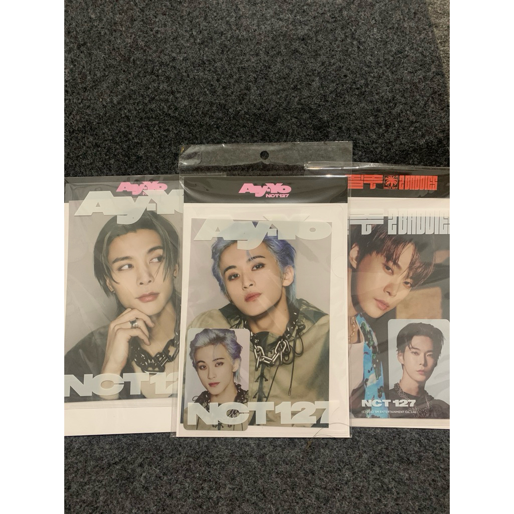 NCT 127 Postcard + hologram photocard set