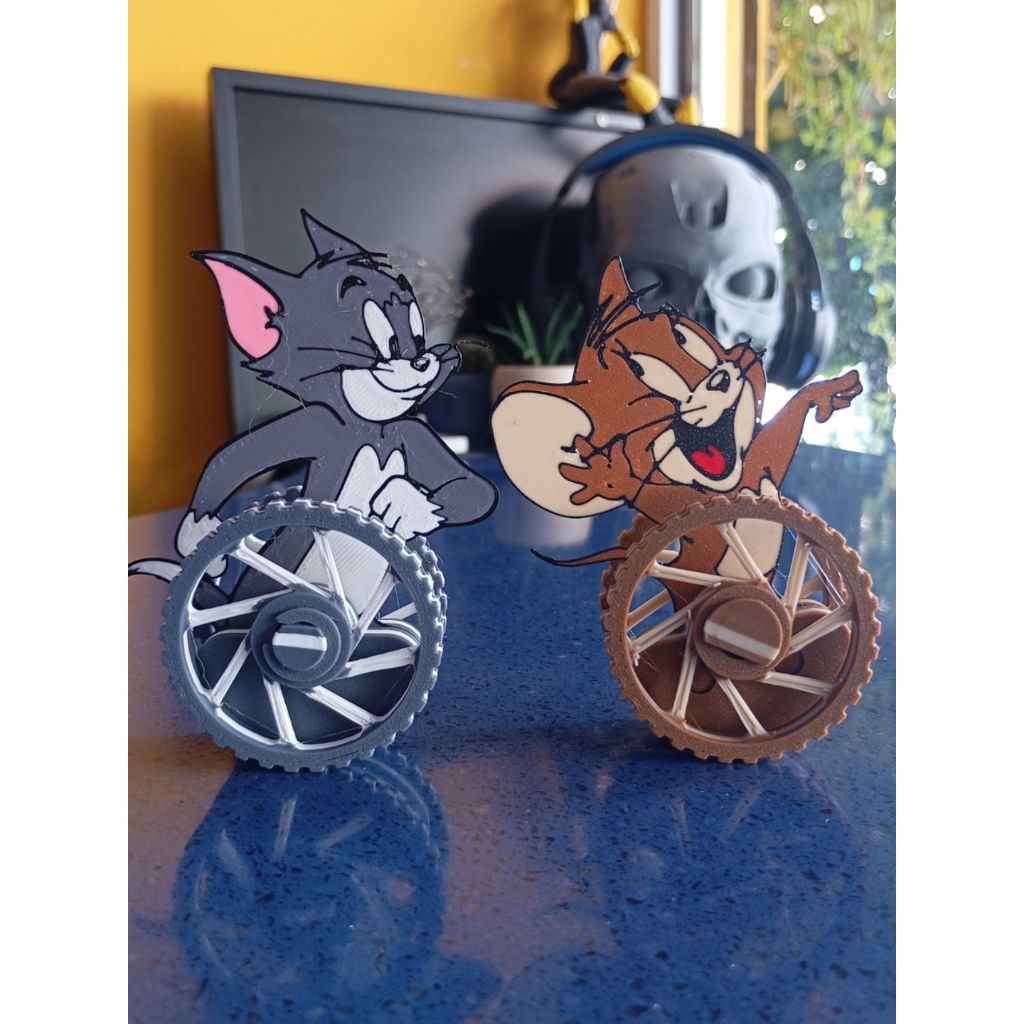 MAINAN FIGURE TOM AND JERRY BALANCING TOYS