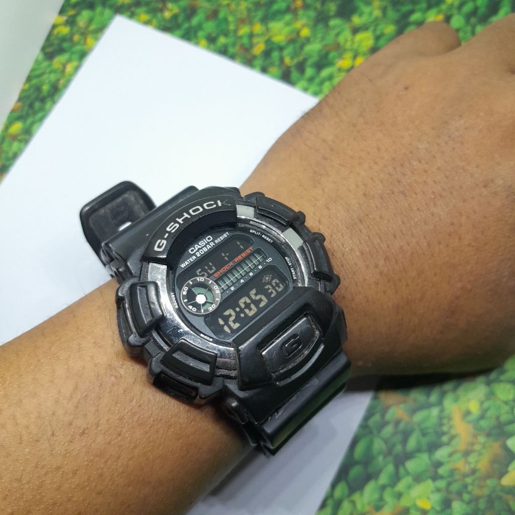 Jam tangan pria original Casio G Shock DW 9500