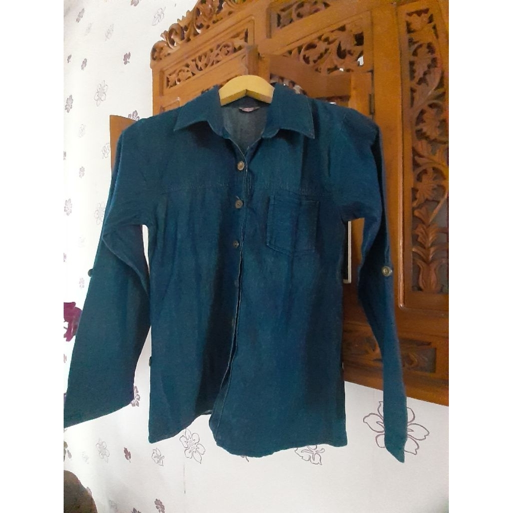Baju Atasan Jeans Wanita Preloved Second Branded ' MU O '( LD 95 P 60 )