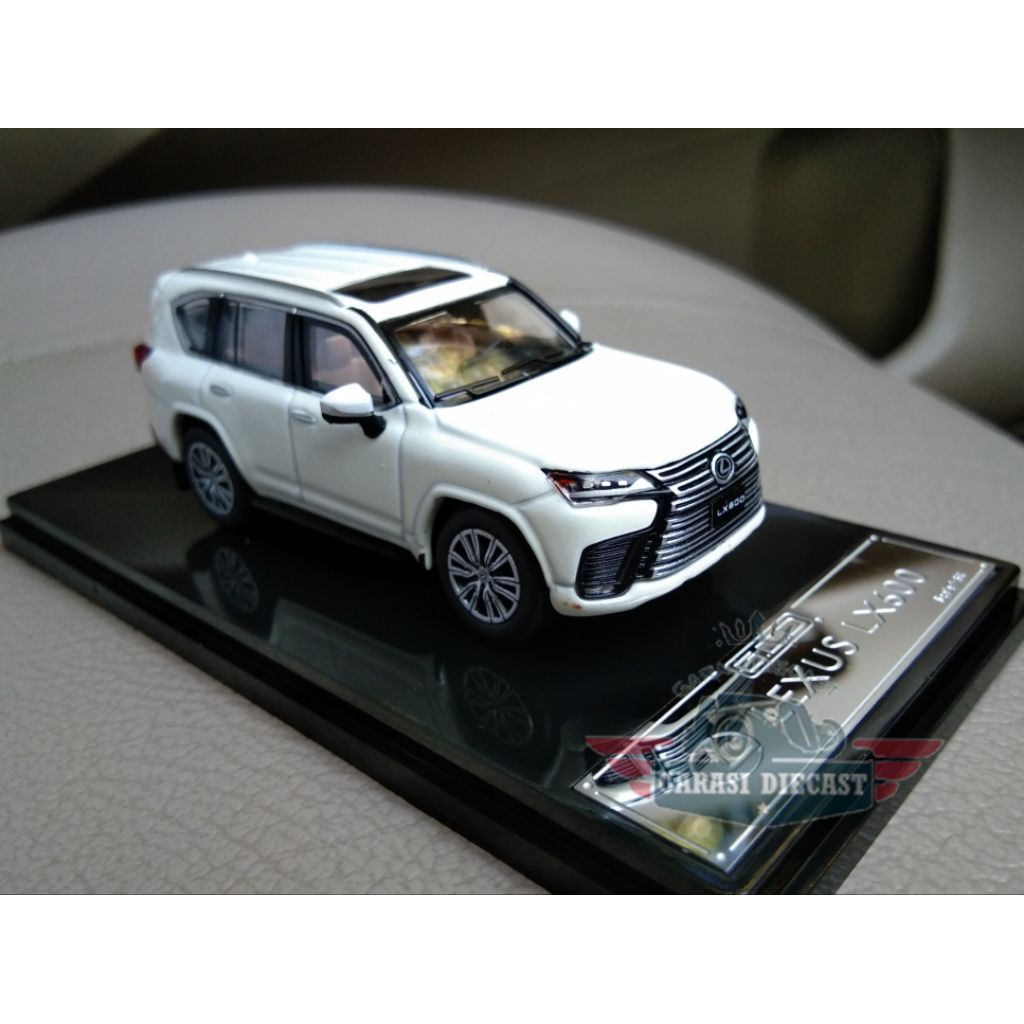 Diecast GCD 1/64 Lexus LX600 2022 white