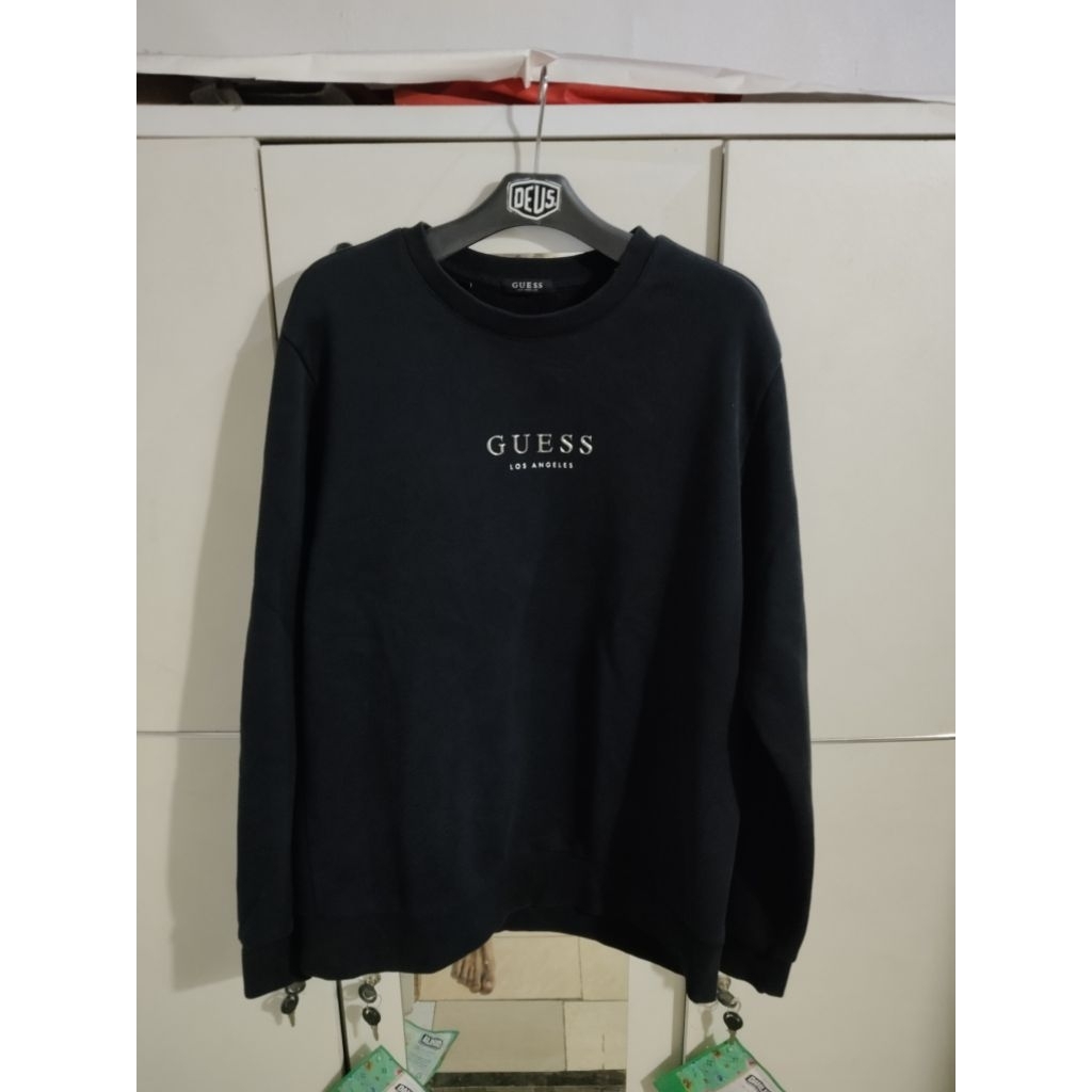 crewneck gues center