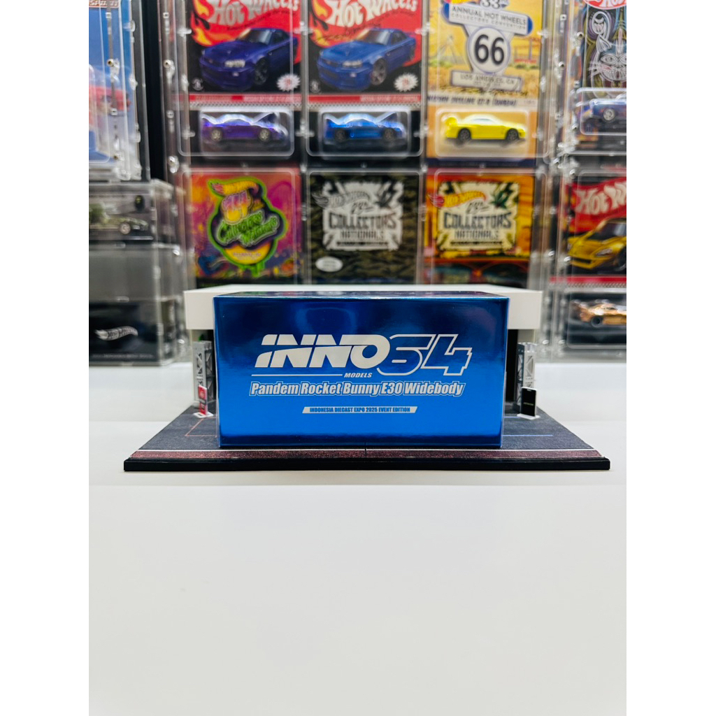 Inno64 Inno BMW M3 E30 Widebody Pandem Rocket Bunny Blue IDE 2025 Exclusive