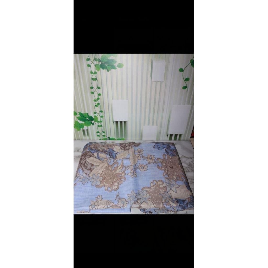 Hijab segi empat motif ukuran 130x130