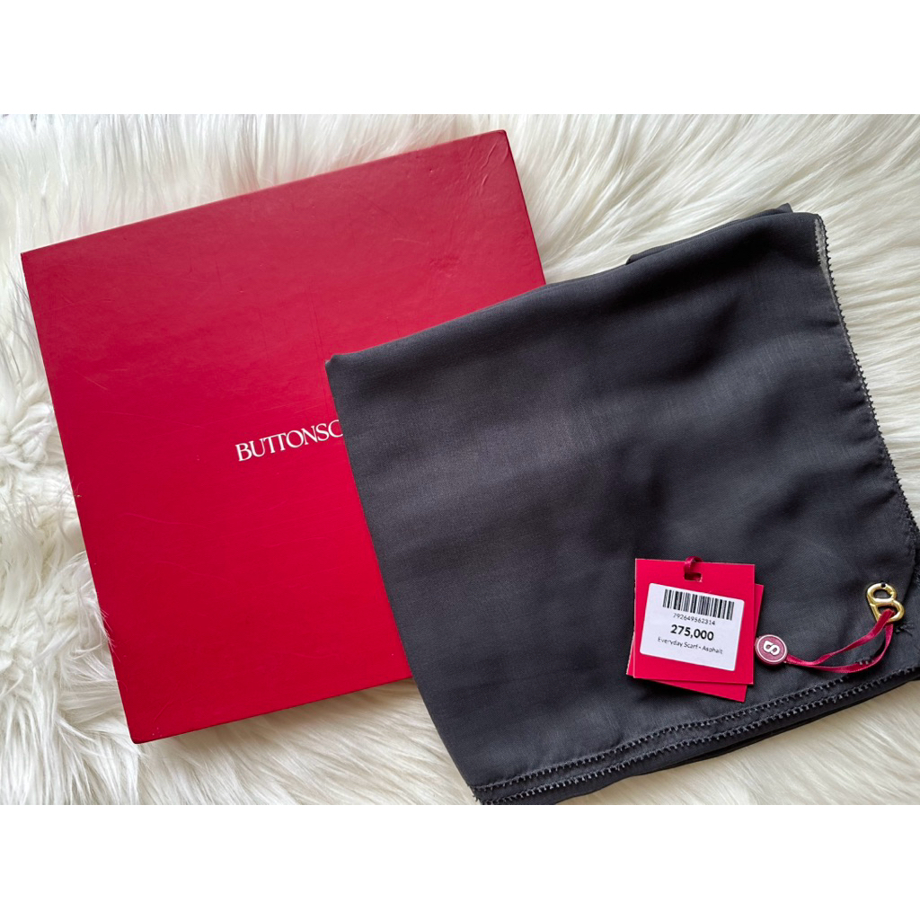 Everyday Scarf Buttonscarves