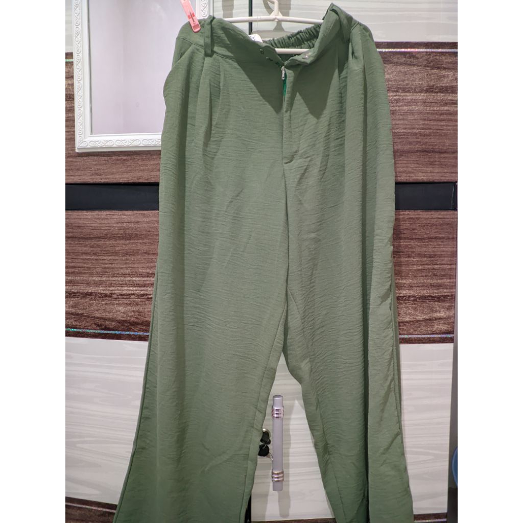 PRELOVED CELANA KULOT  HIGHWAIST