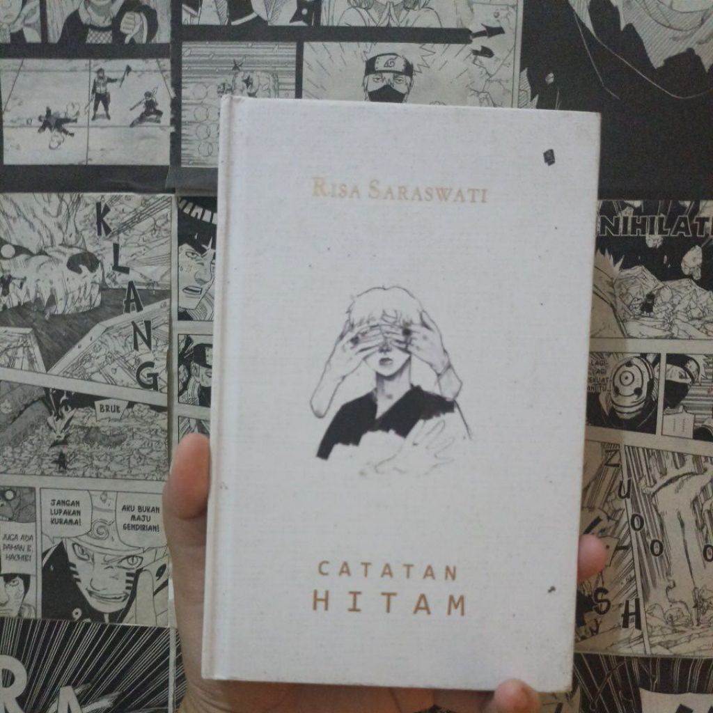 Buku Fiksi Catatan Hitam karya Risa Saraswati Original