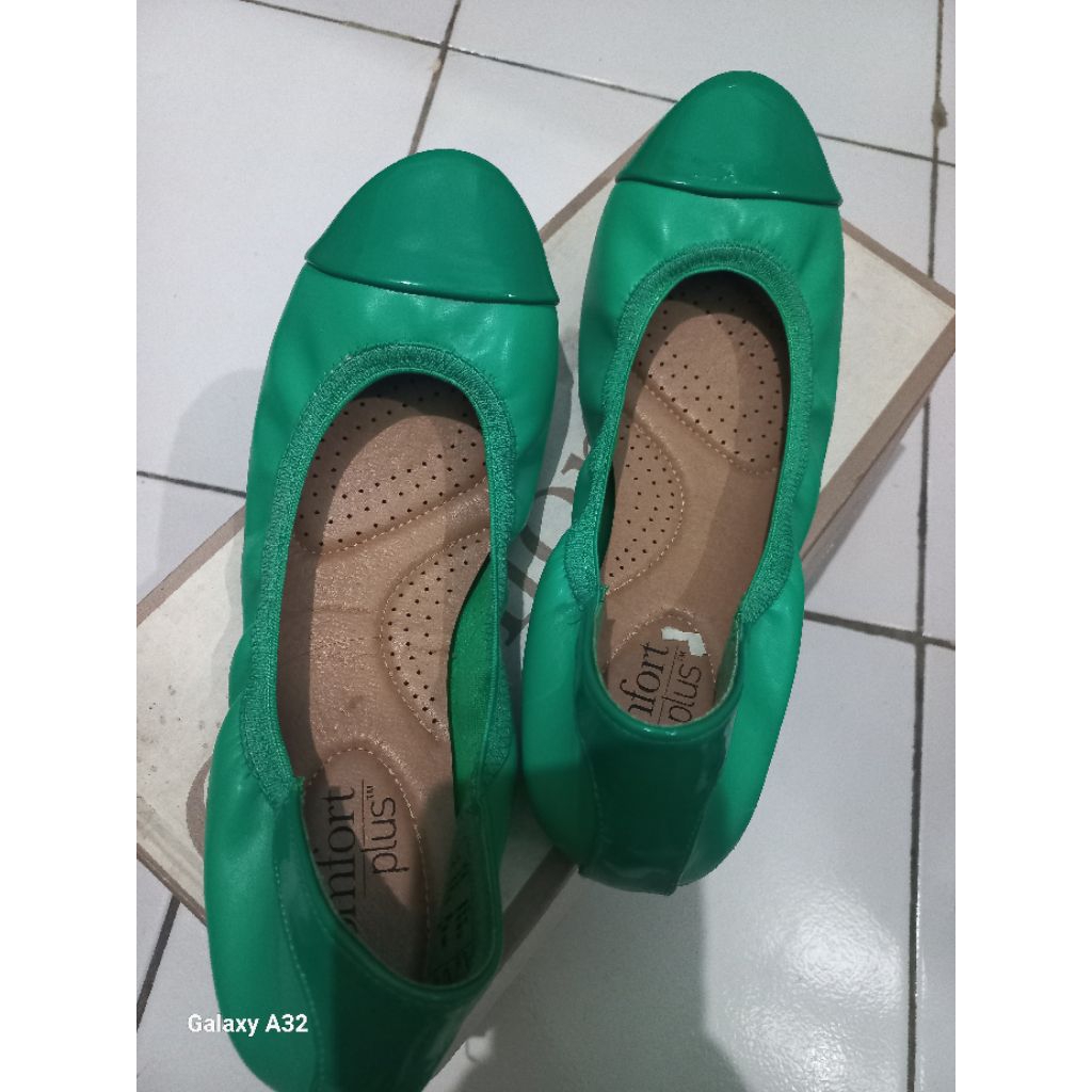 flat shoes payless