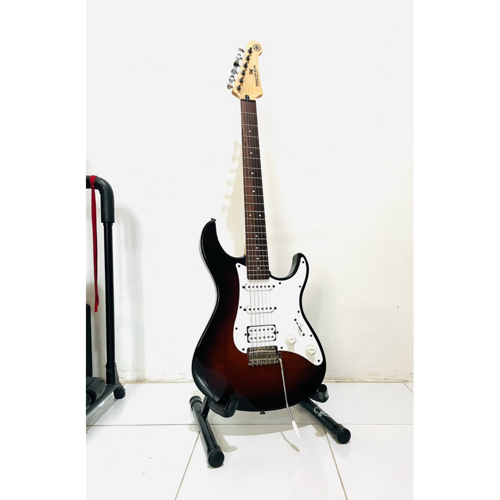 Gitar YAMAHA PACIFICA 112J Original