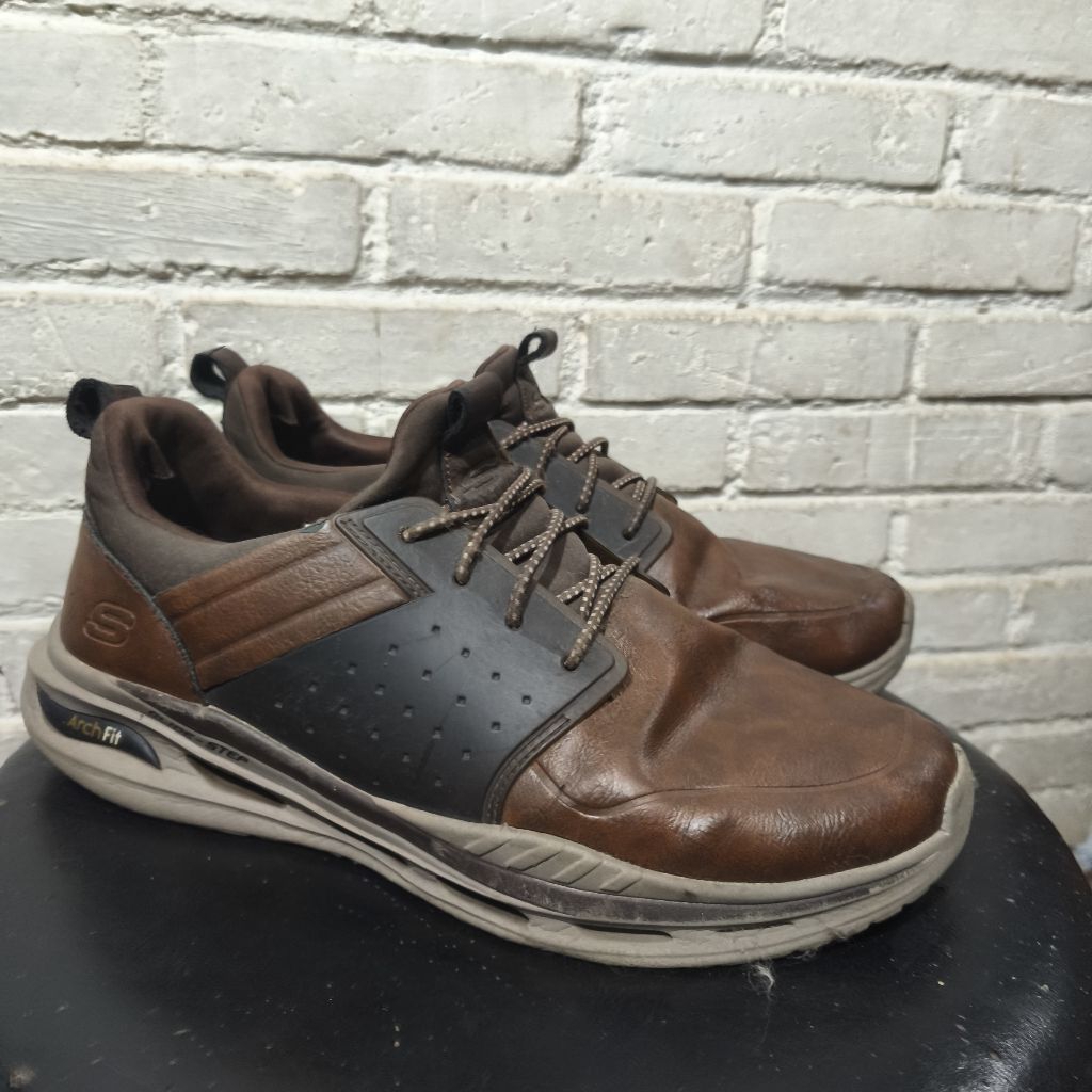 Skechers arch fit orvan size 44 Preloved