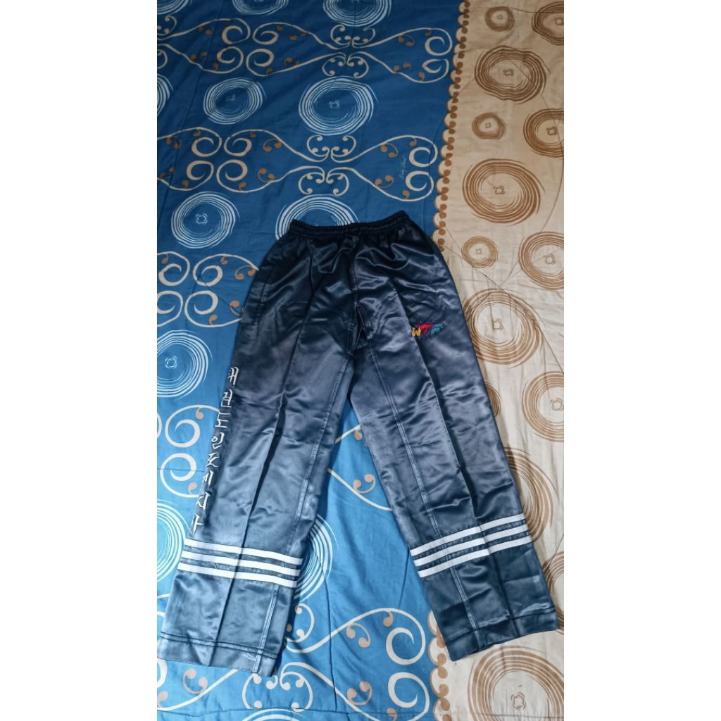 celana training taekwondo