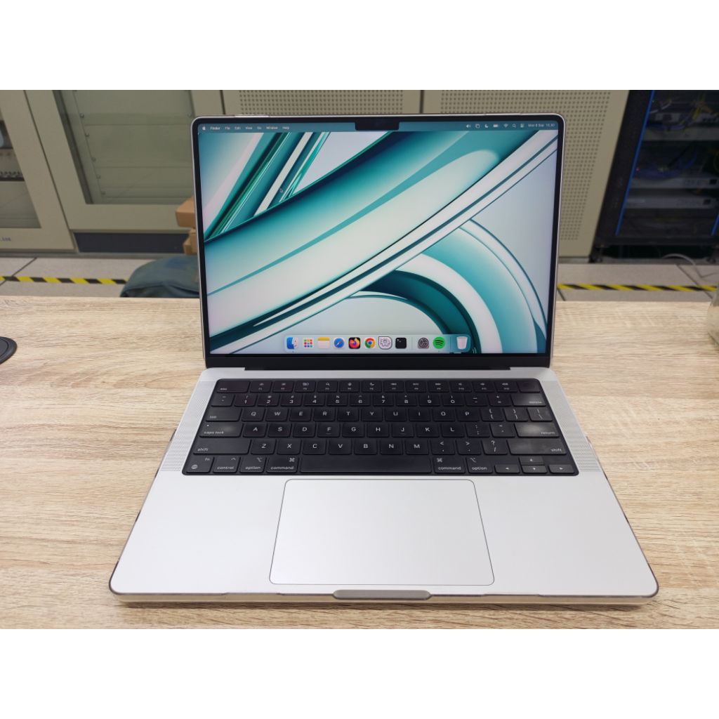 MACBOOK PRO M1 PRO 14’’ CHIP M1 PRO 16GB/512GB SILVER