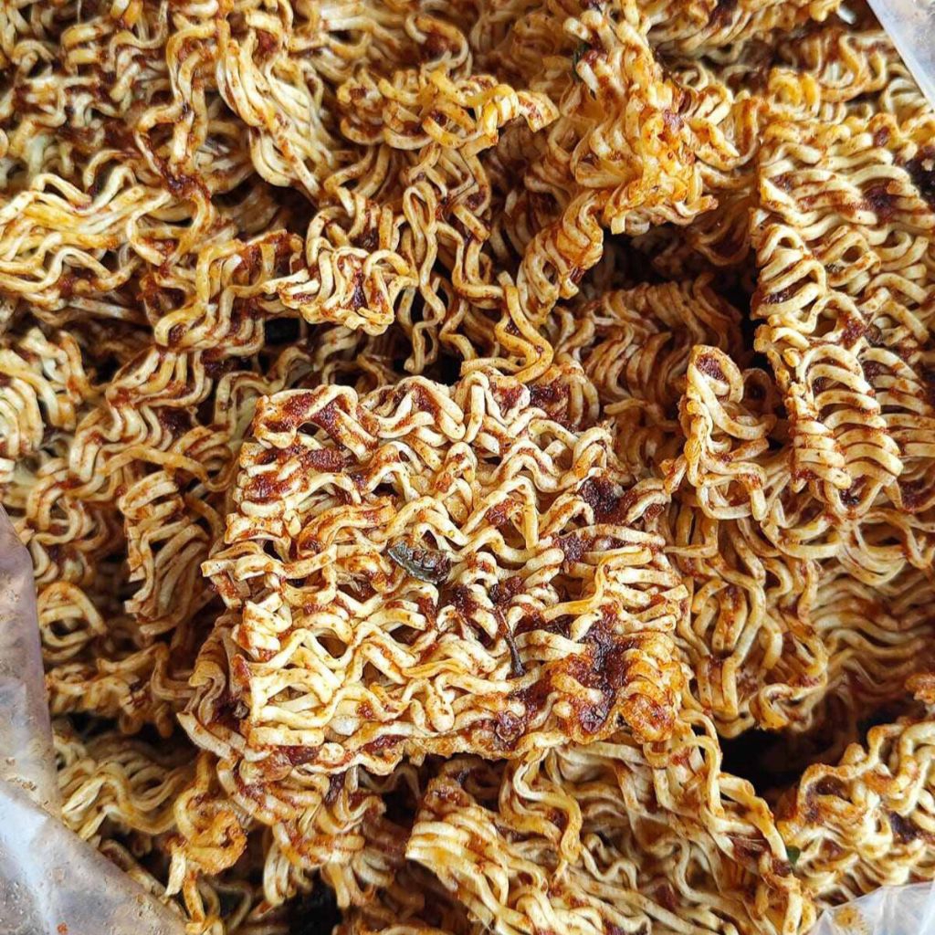 MIE KERING PEDAS DAUN JERUK/MIE KERING CIKRUH/MIE KERING ANAK EMAS/MIE KERING KRIUK PEDAS/MIE KREMES