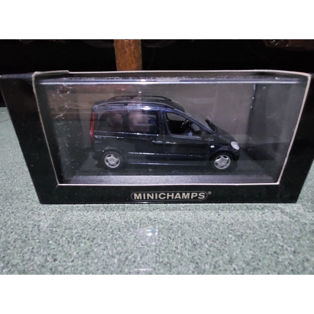 diecast Mercedes-Benz Vaneo by MiniCHAMPS