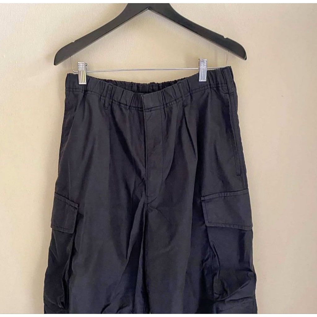 Uniqlo Parachute baggy pants
