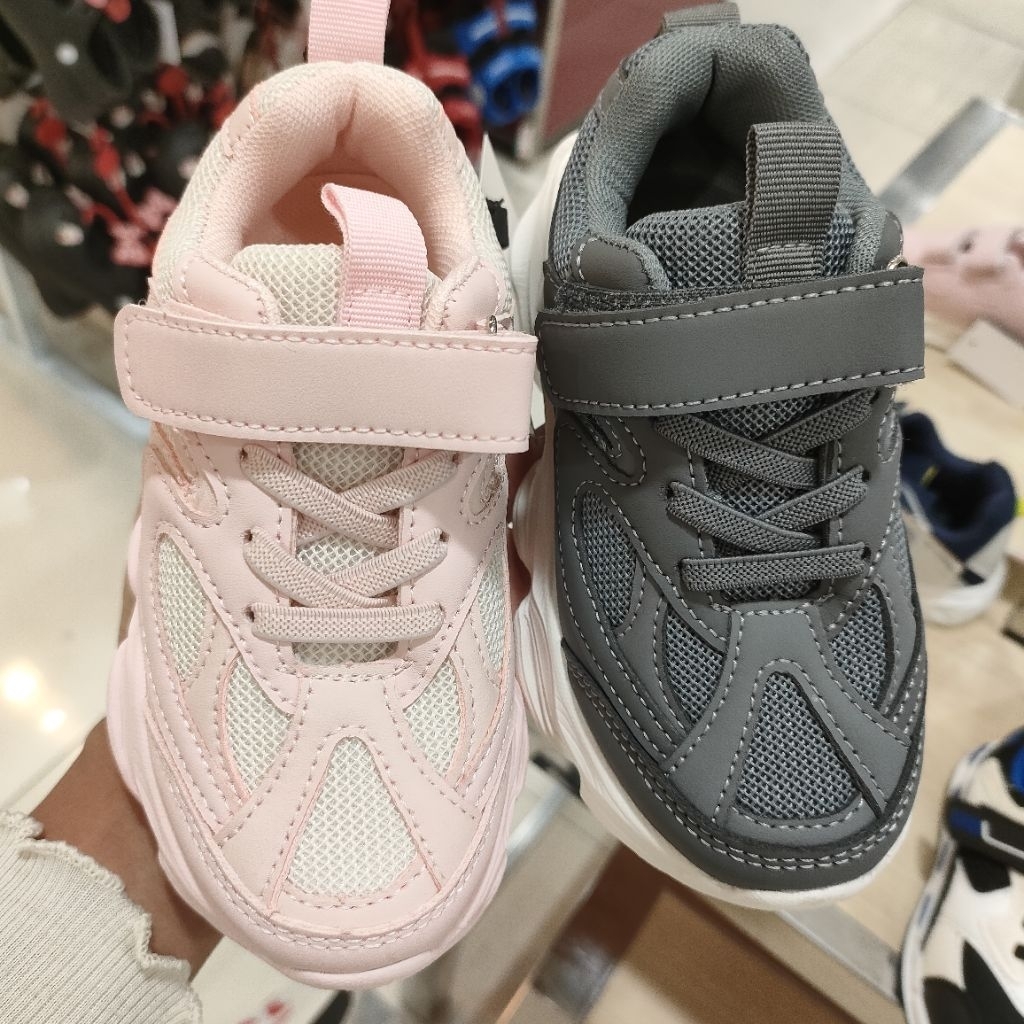 Sepatu Sneakers anak Nevada 26-30