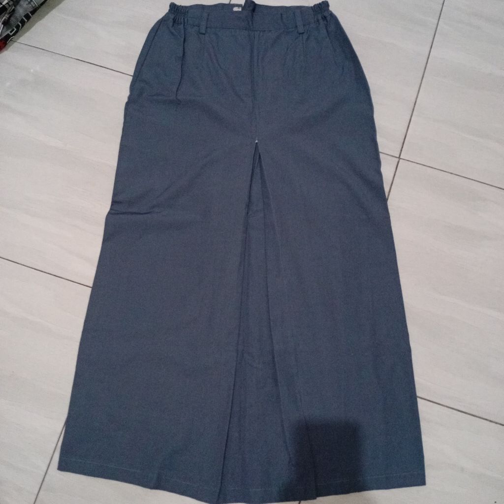 PRELOVED ROK BEKAS/ROK SEKOLAH ABU-ABU/ROK REMAJA SMA
