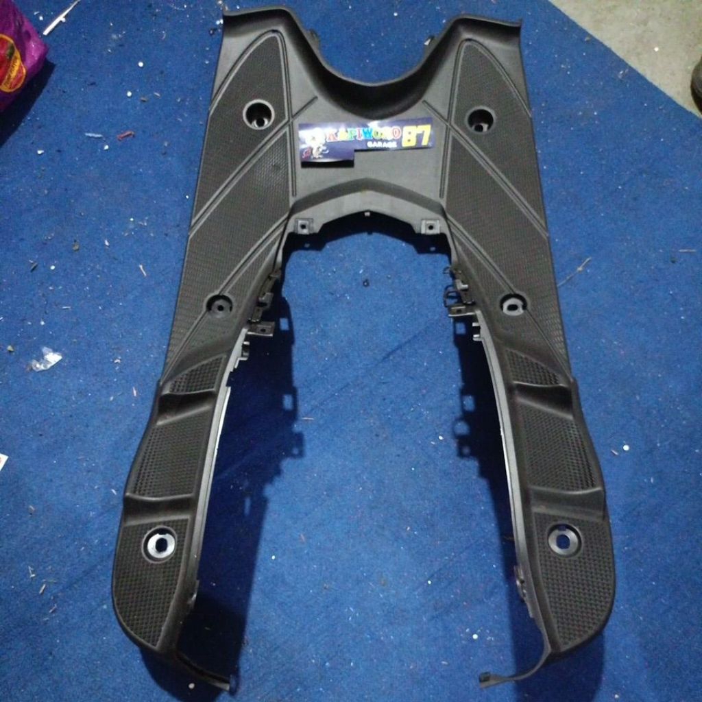 pijakan kaki motor Yamaha Mio sporty