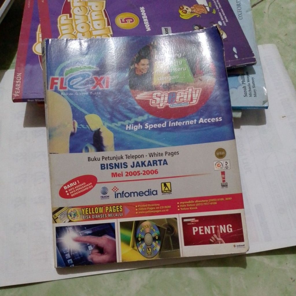 MAJALAH BUKU TELPON BIASA,BUKU PETUNJUK TELPON MEI 2005-2006