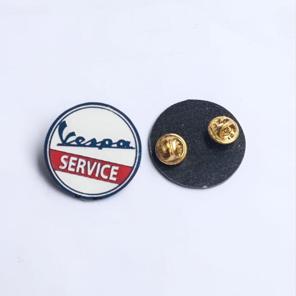 enamel pin Vespa service
