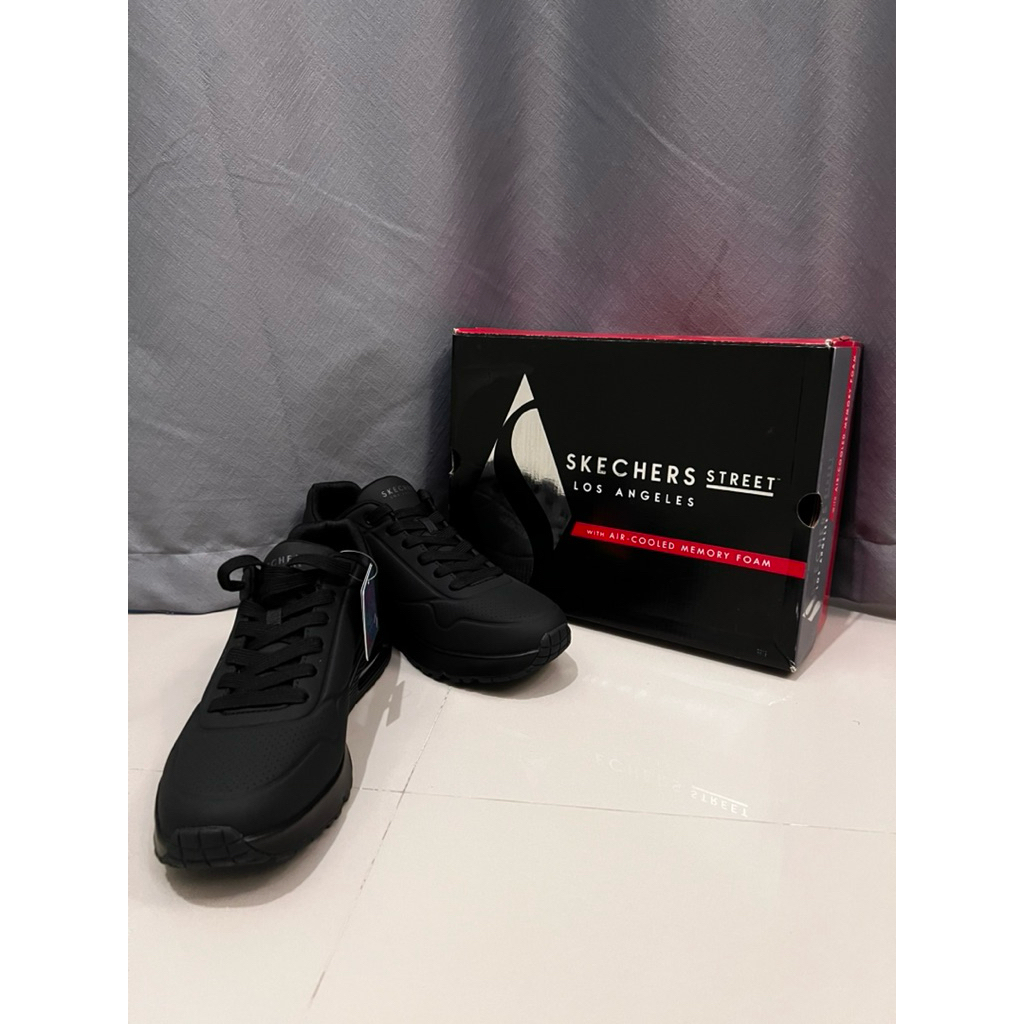 Skechers Sepatu Pria Hitam Baru ORI size 43