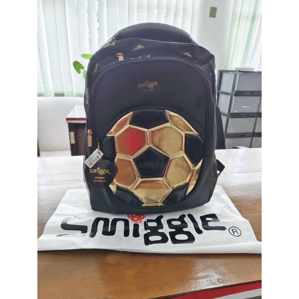 Smiggle black classic backpack