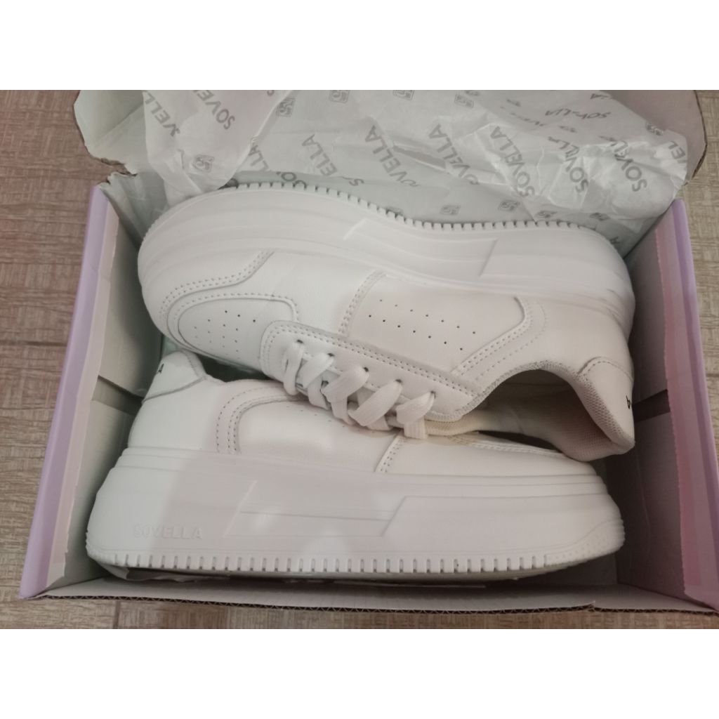 PRELOVED - SOVELLA SHIRLEY SEPATU SEKOLAH POLOS PUTIH SNEAKERS WANITA