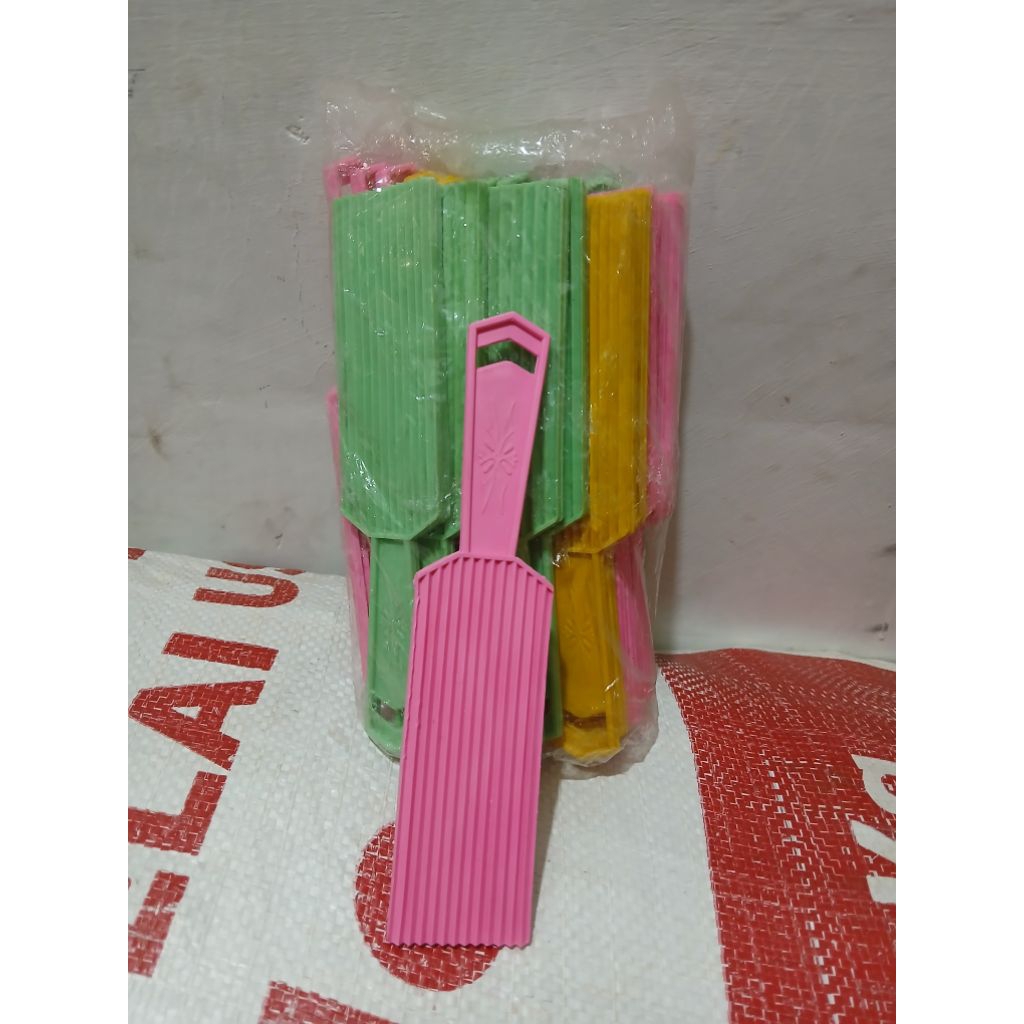 HARGA GROSIR 1KODI CETAKAN KUE KERANG PLASTIK UKURAN BESAR DAB KECIL / CETAKAN KUE BAWANG ISI KACANG