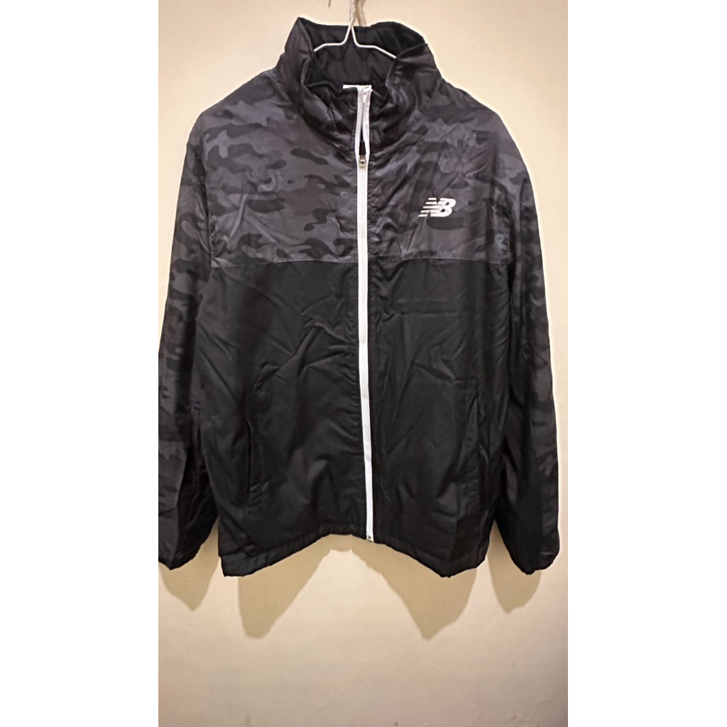 JAKET NB NEW BALANCE PARASUT TEBAL