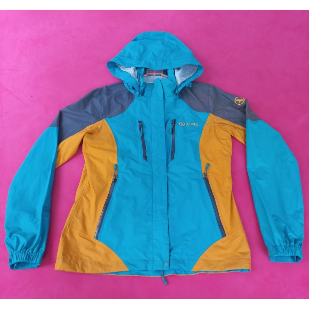 jaket outdor waterproof wanita.AIGLE.