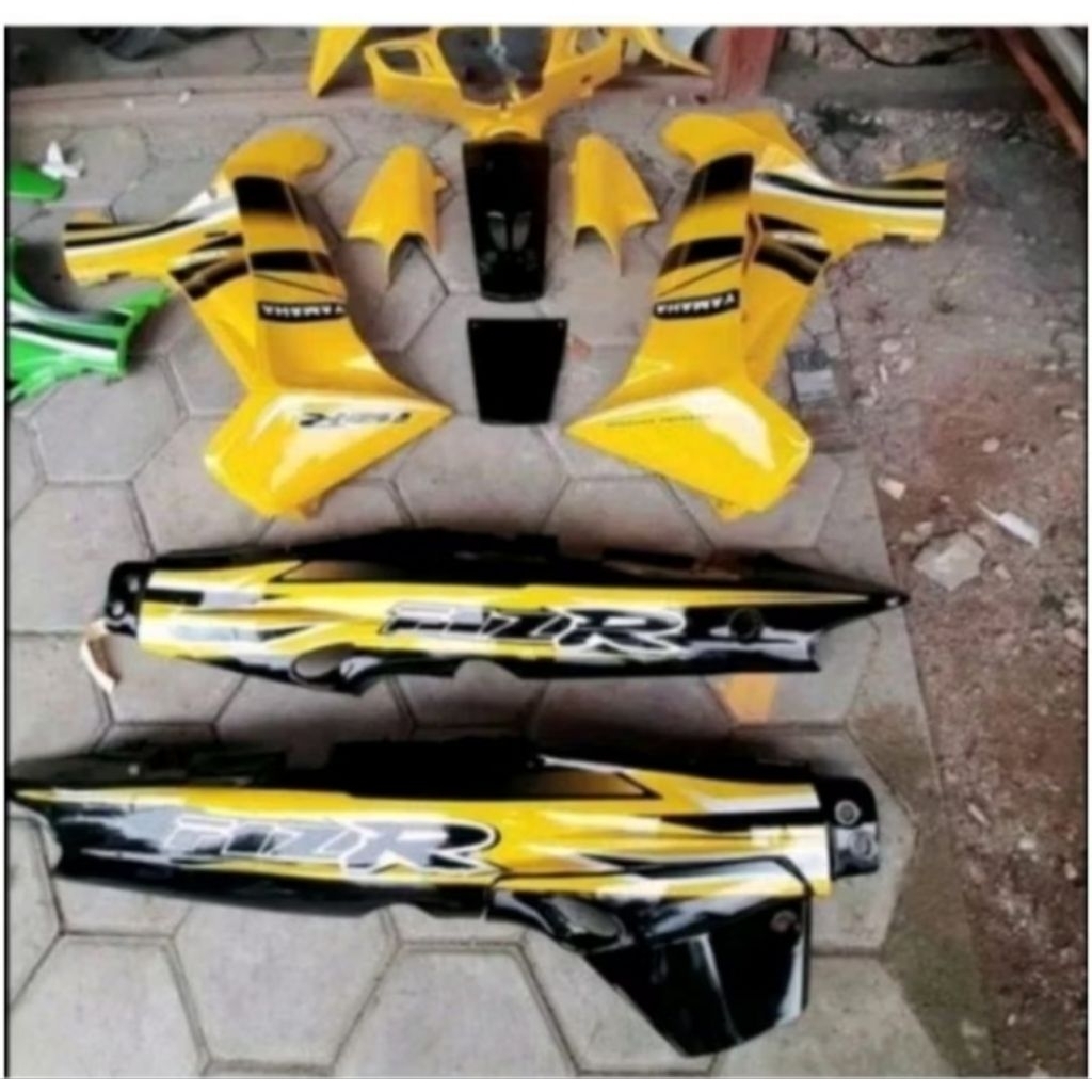 COVER BODY HALUS FULLSET YAMAHA FIZ-R VEGA R LAMA WARNA KUNING HITAM SET STRIPING