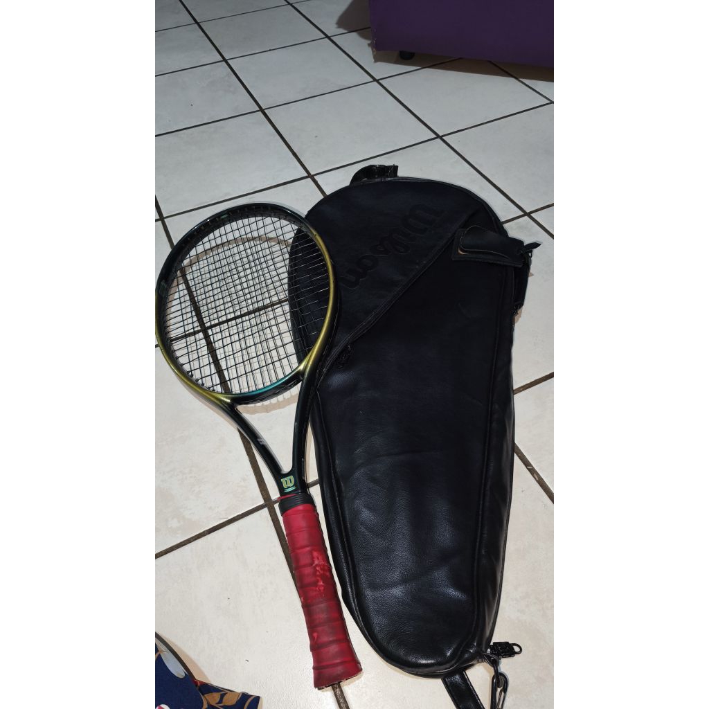 Raket Tennis Wilson Hammer 2.7 preloved lengkap dengan sarungnya.
