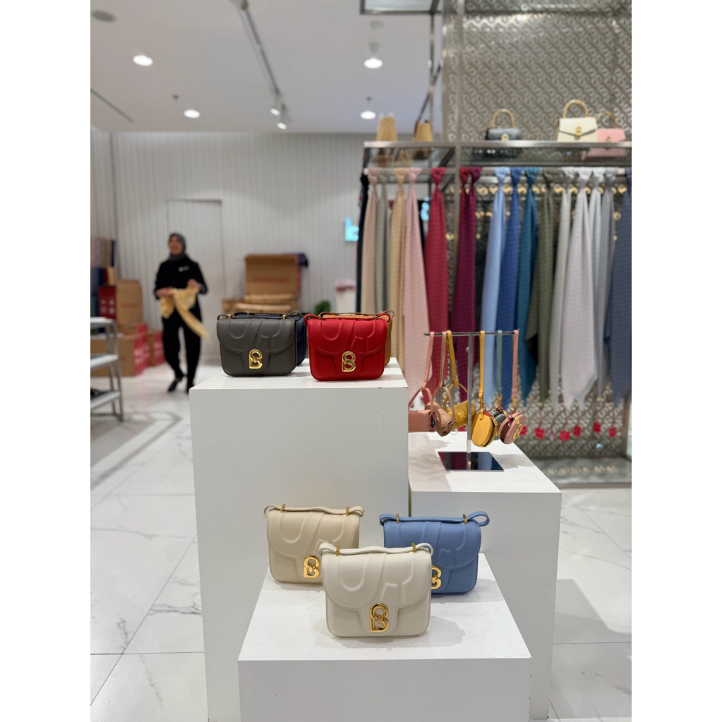 NEW TAS BUTTONSCARVES