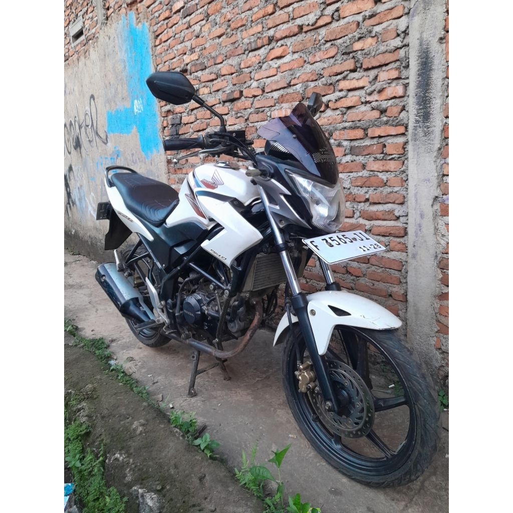 CB150R surat lengkap original mesin dan body sehat siap pakai