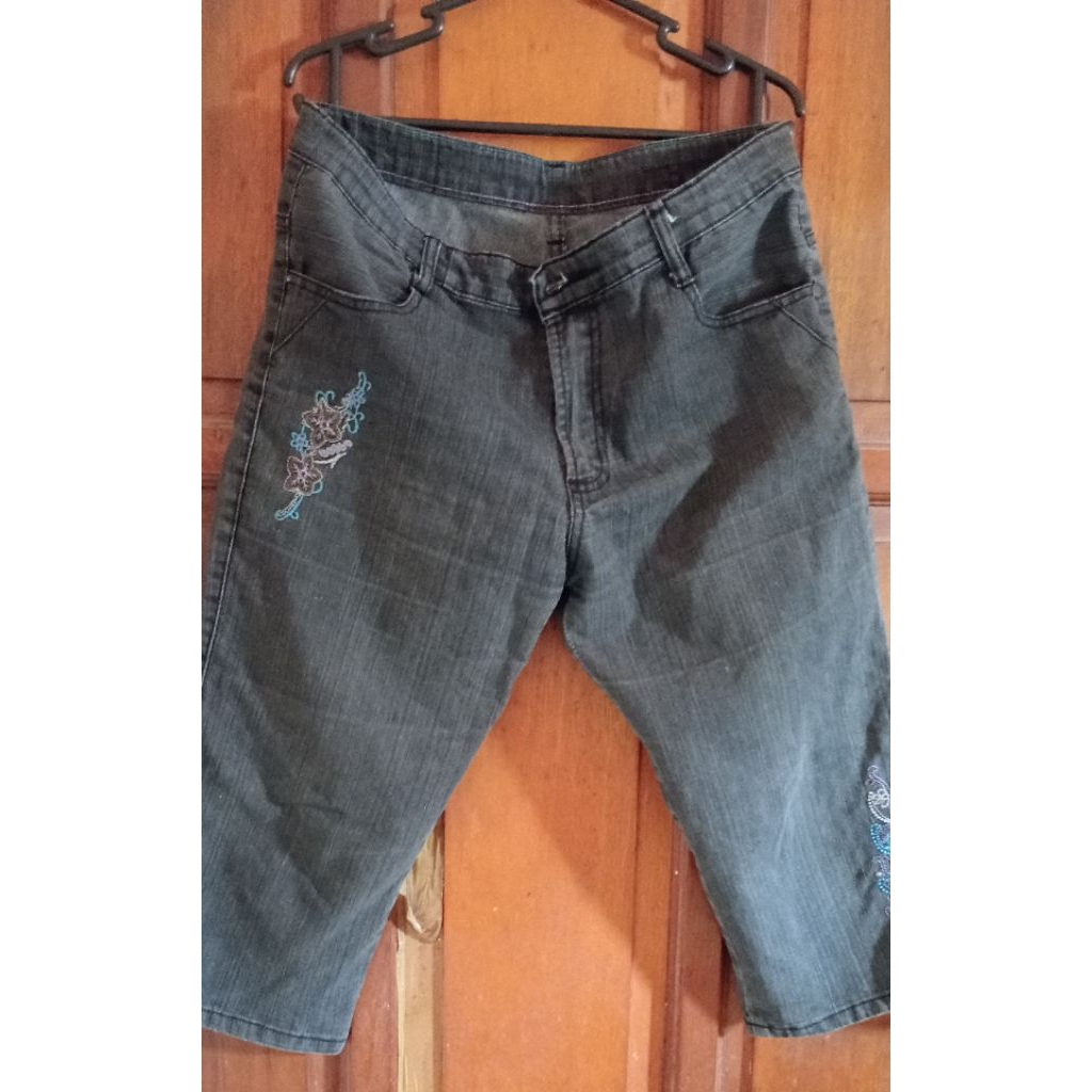 Jeans wanita bekas