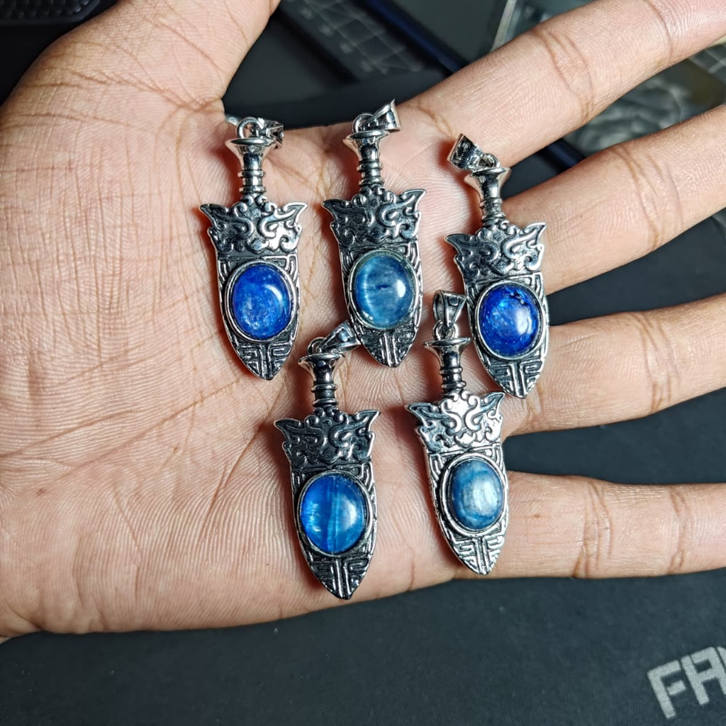 Natural Batu  Kyanite Copper Pendant Model 2 (HARGA PER PCS ).