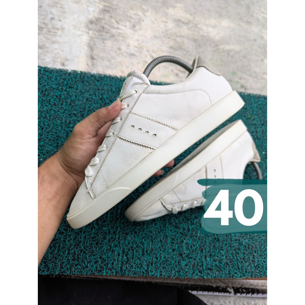 SEPATU ECCO SIZE 40 ( SEPATU SECOND ORIGINAL )